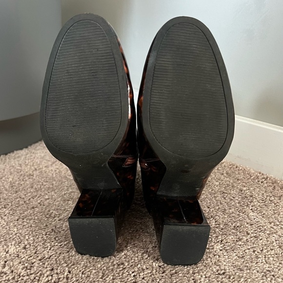 Lulu's Tortoise Shell Ankle Boots - Picture 8 of 9